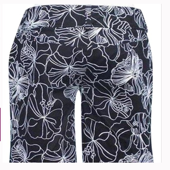 Cache Bermuda Black White Flowers Shorts - Picture 10 of 10